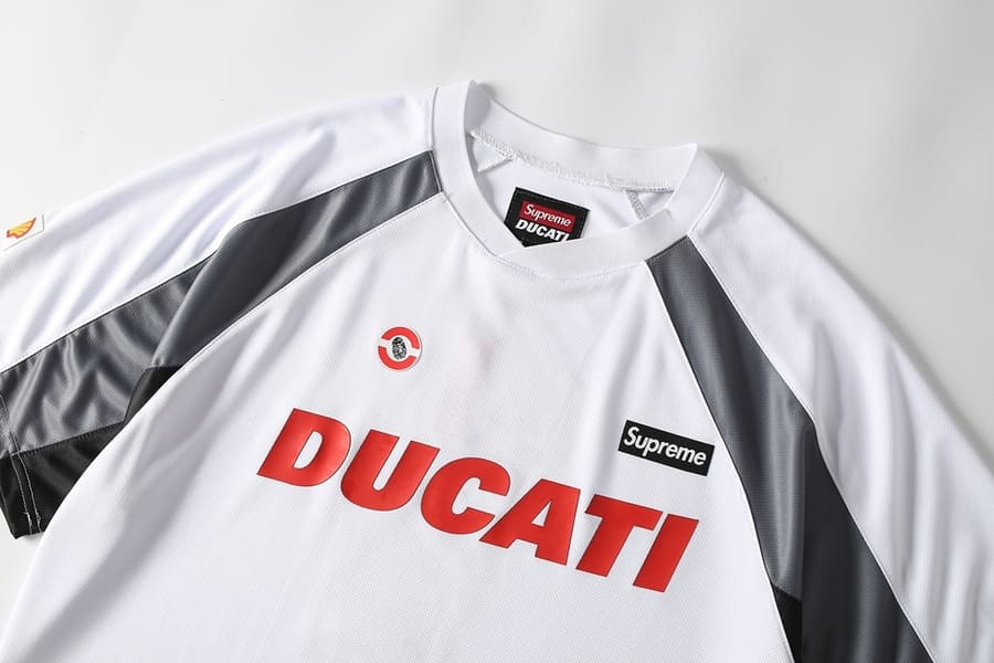 Camiseta Supreme x Ducati Soccer Jersey Branca