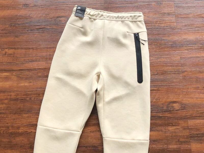 Calça Nike Tech Fleece Creme