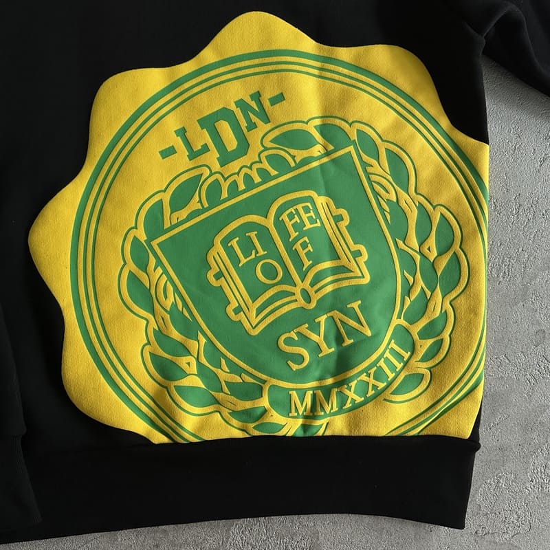 Conjunto Syna World College Logo Preto/Amarelo