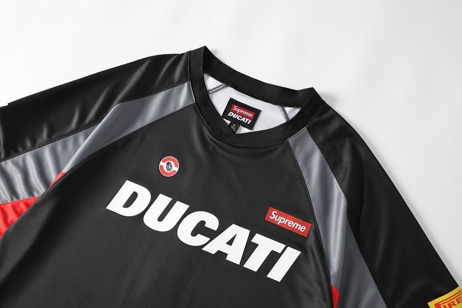 Camiseta Supreme x Ducati Soccer Jersey Preta