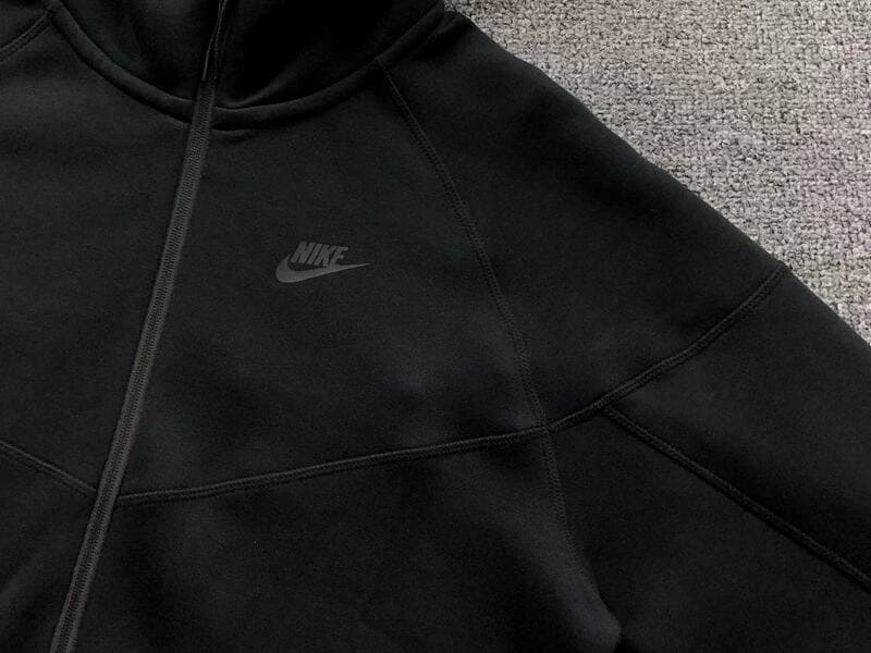 Jaqueta Nike Tech Fleece Preta 2023
