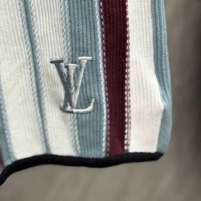 Conjunto Louis Vuitton Crochê Branco/Azul