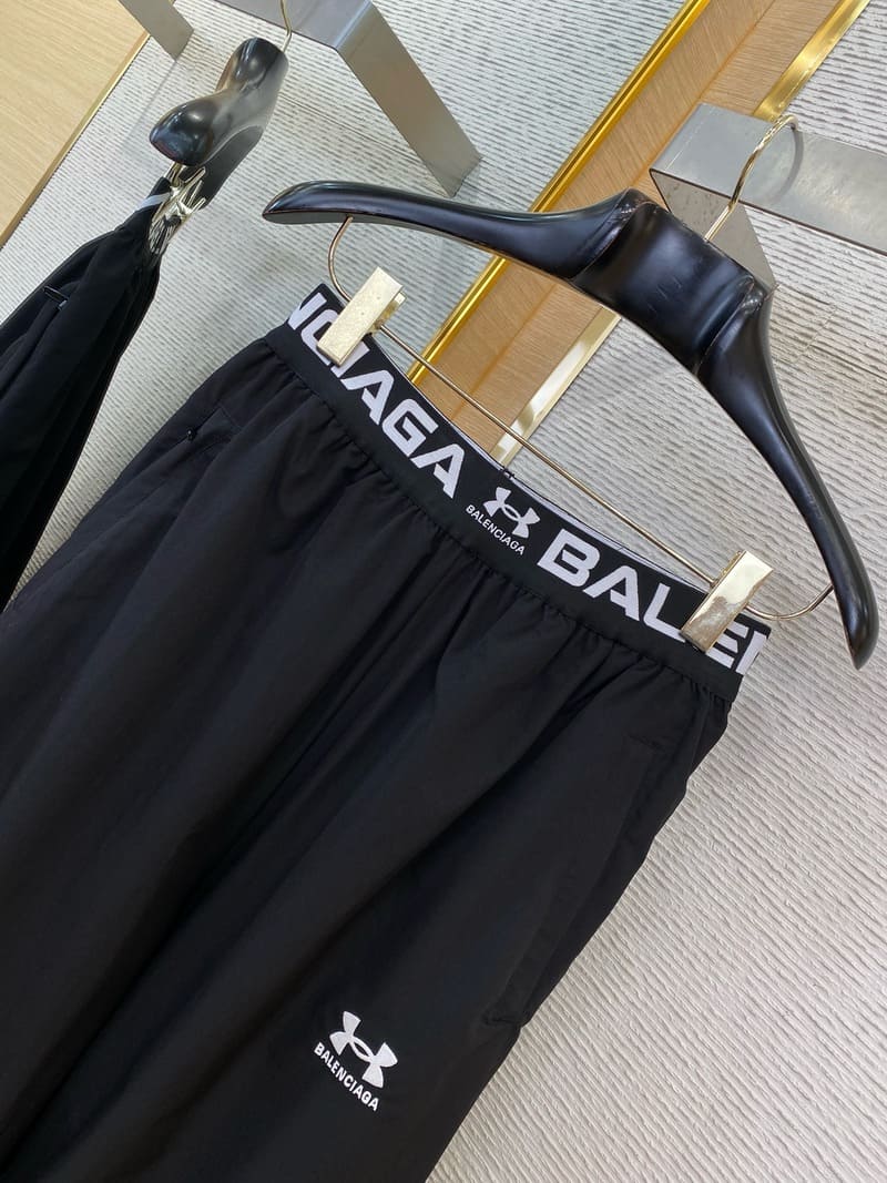 Calça Balenciaga x Under Armor Track