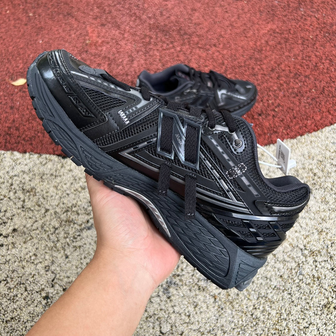 New Balance 1906 Black