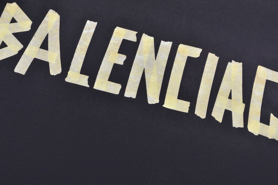 Camiseta Balenciaga Tape Type Preta