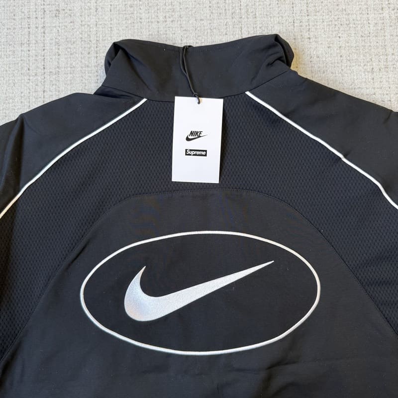 Conjunto Supreme x Nike Track Preto