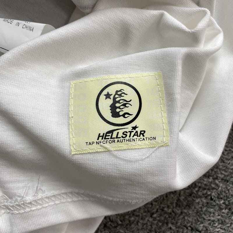 Camiseta Hellstar Sports Friends & Family Exclusive Branca