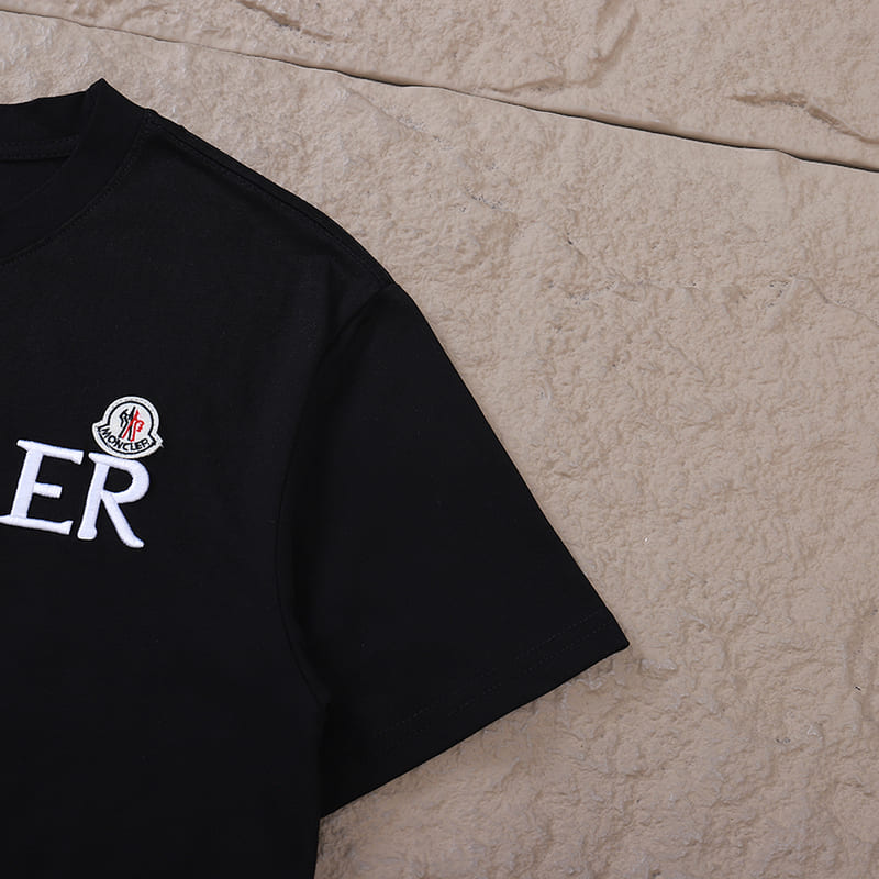 Camiseta Moncler Enfant Logo Preta