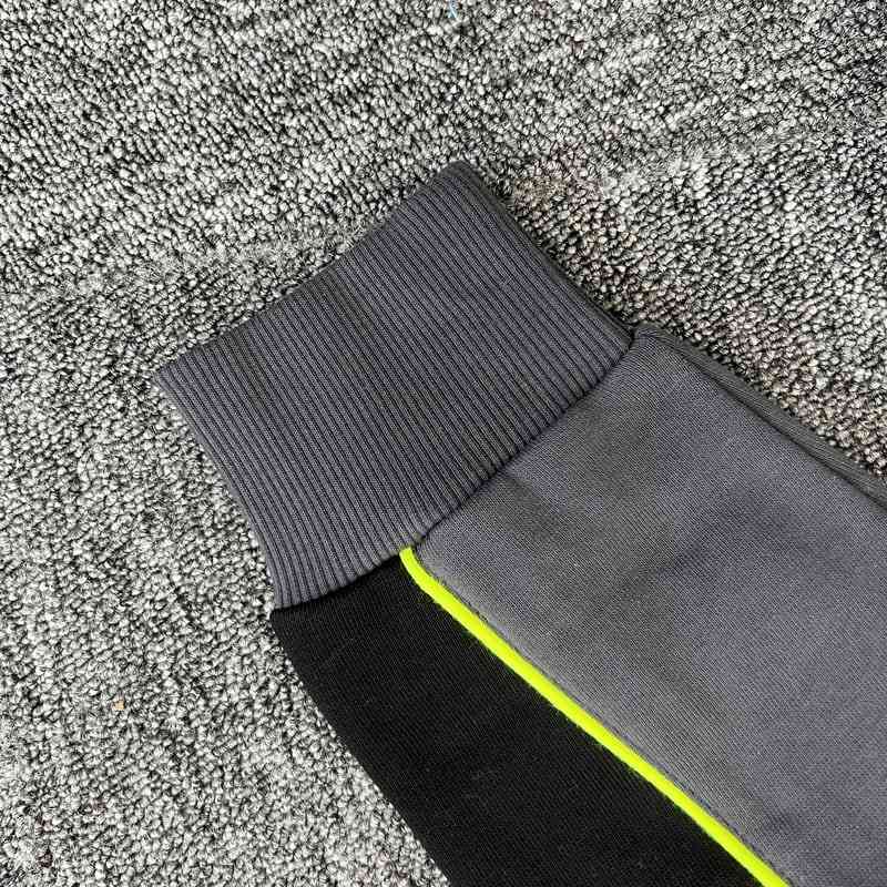 Conjunto Synaworld Pipe Hoodie & Shorts Cinza